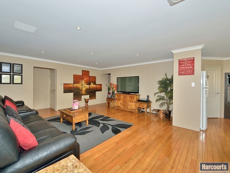 5 Lutea Road, Halls Head WA 6210