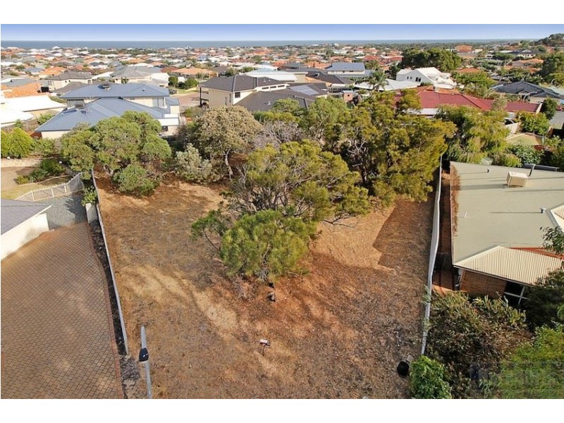23 Everlasting Retreat, Halls Head WA 6210