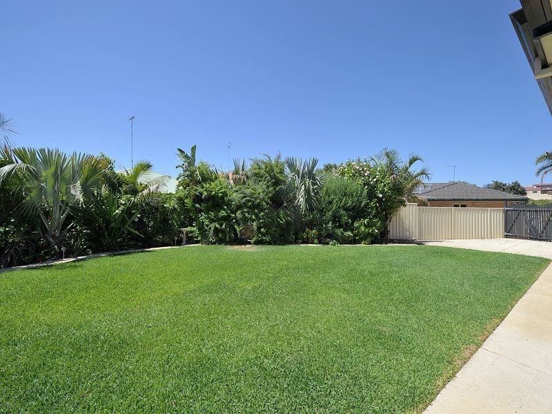 3 Ash Court, Halls Head WA 6210