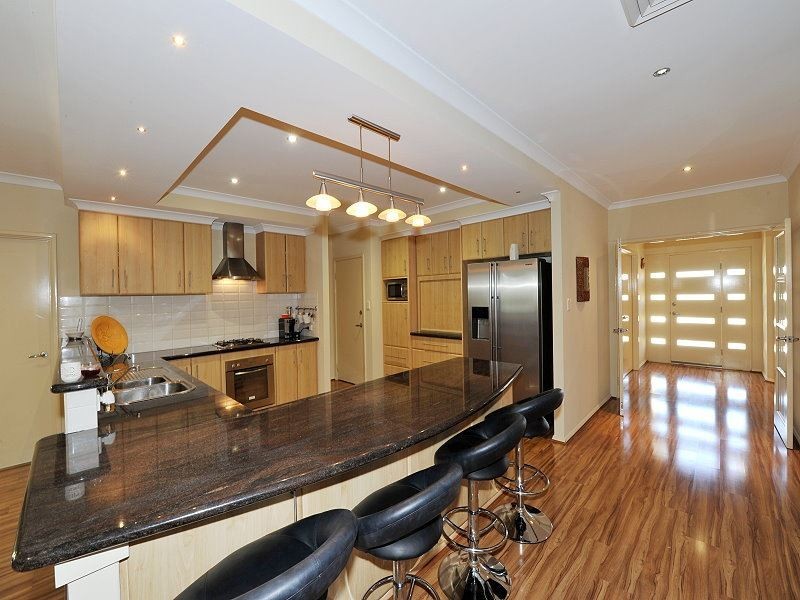 3 Ash Court, Halls Head WA 6210