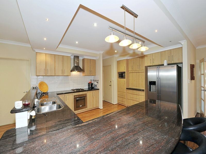 3 Ash Court, Halls Head WA 6210