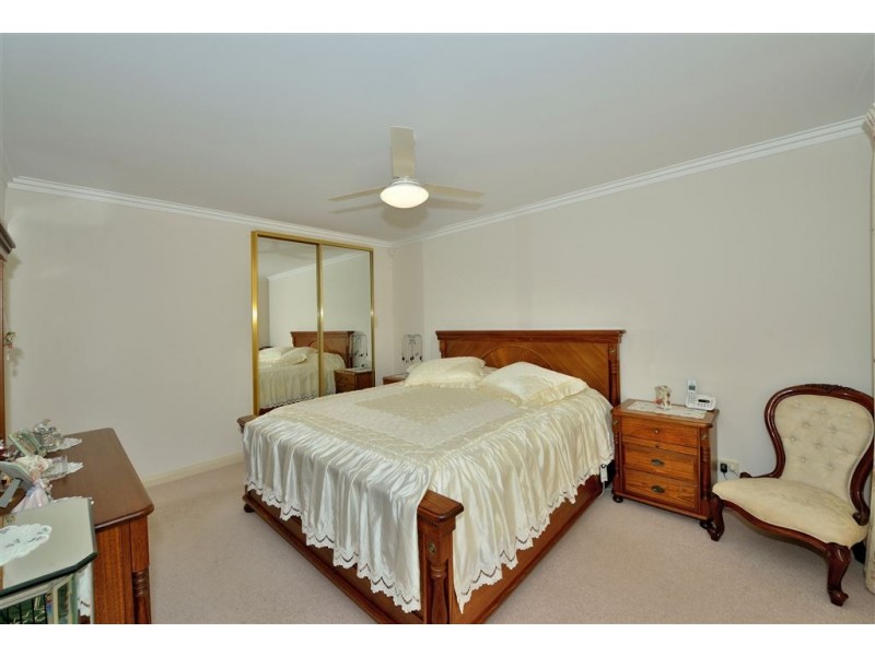 4 Peron Place, San Remo WA 6210