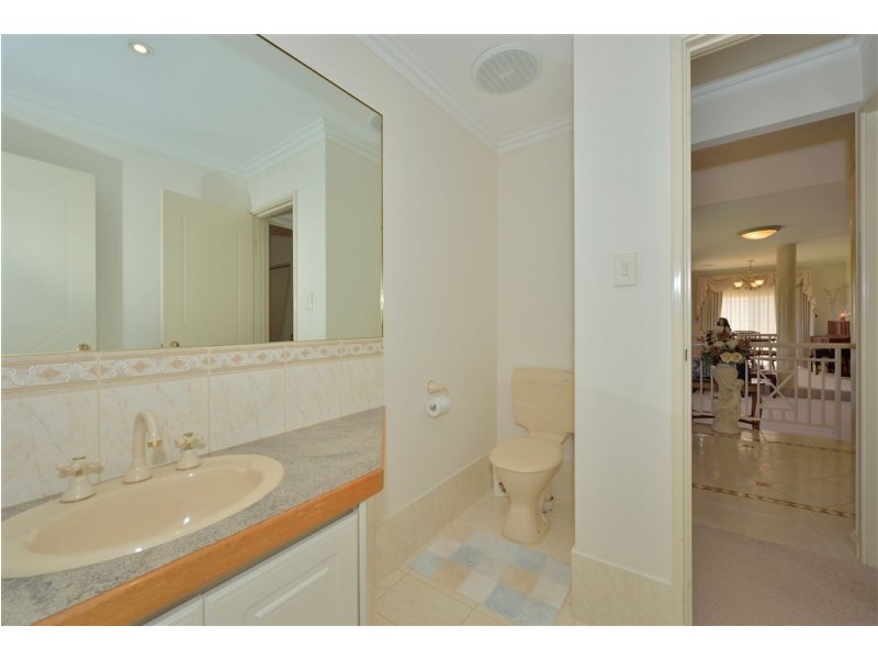 4 Peron Place, San Remo WA 6210