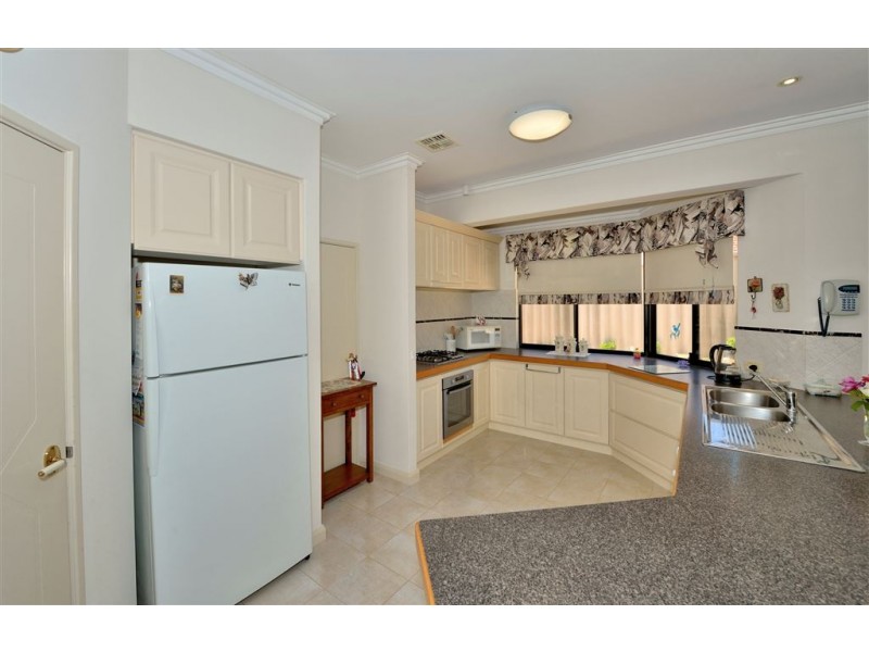 4 Peron Place, San Remo WA 6210