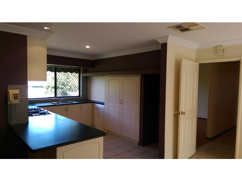 3 Darley Grove, Halls Head WA 6210