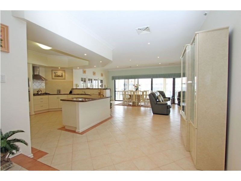 25 Reverie Mews, Halls Head WA 6210