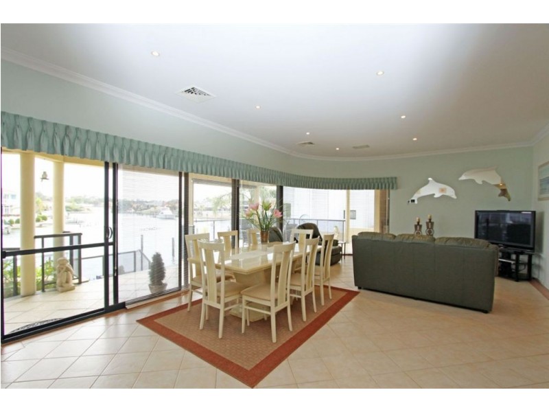 25 Reverie Mews, Halls Head WA 6210