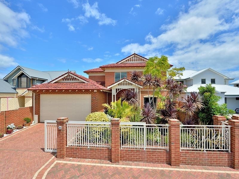 33 Leisure Way, Halls Head WA 6210
