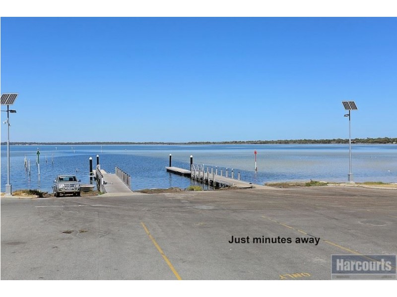 13 Beachport Way, Wannanup WA 6210