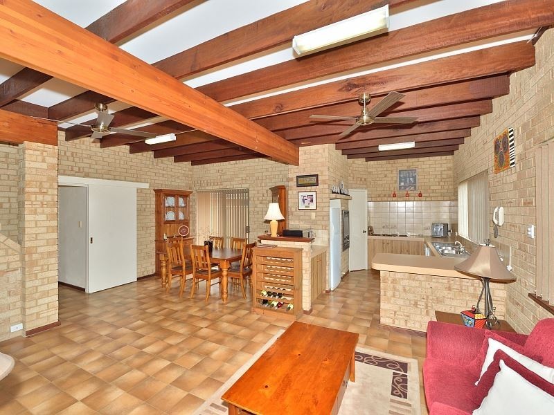 30 Parmelia Way, Madora Bay WA 6210