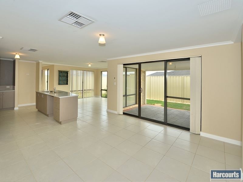 21 Rayner Promenade, Lakelands WA 6180