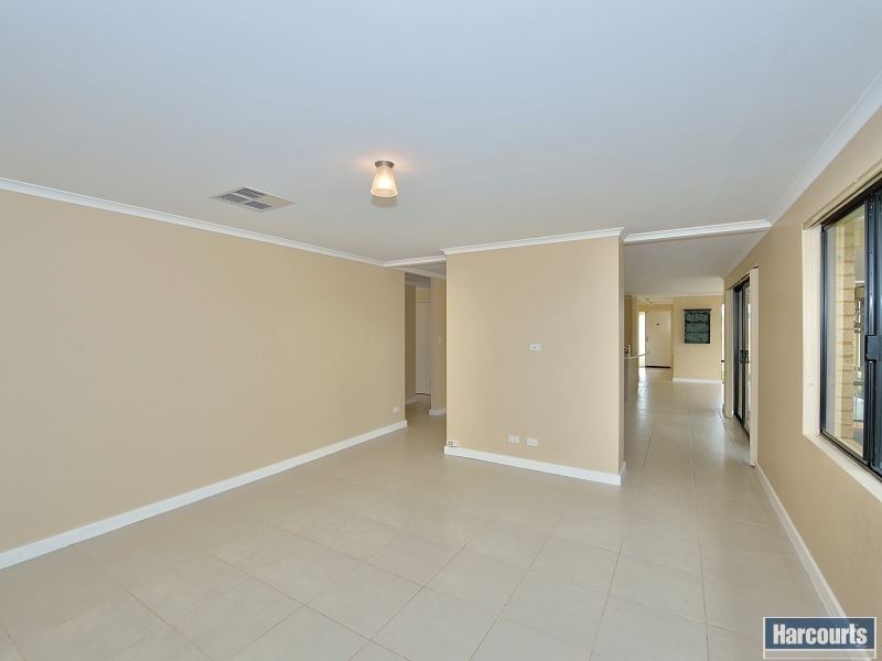 21 Rayner Promenade, Lakelands WA 6180