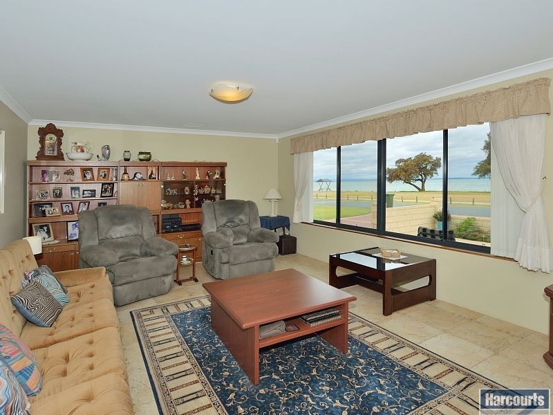 11 Dampier Avenue, Falcon WA 6210