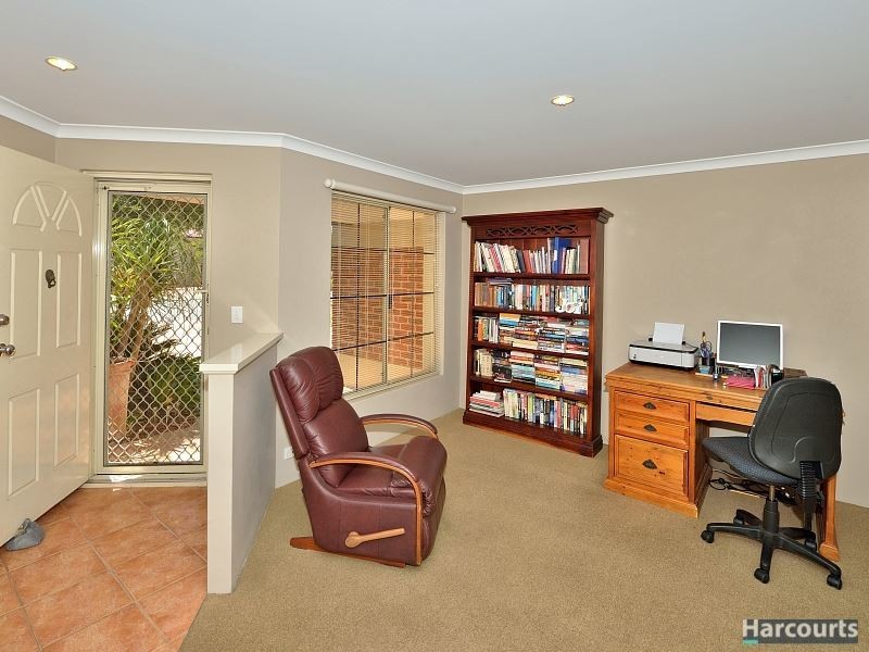 18 Hudson Drive, Dudley Park WA 6210