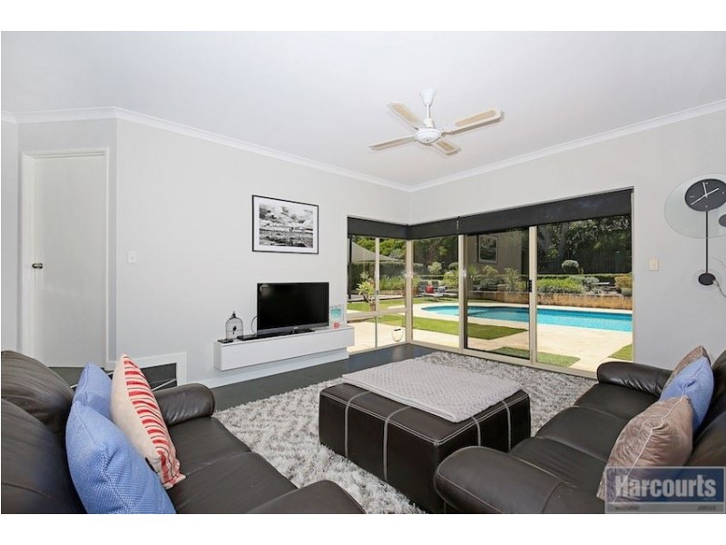 36 Summerlea Avenue, Meadow Springs WA 6210