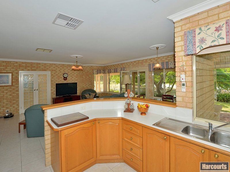 8 Arkley Court, Erskine WA 6210