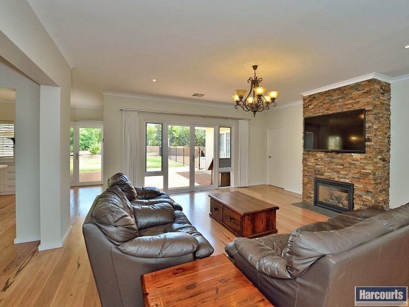 21 Arramall Trail, Lakelands WA 6180