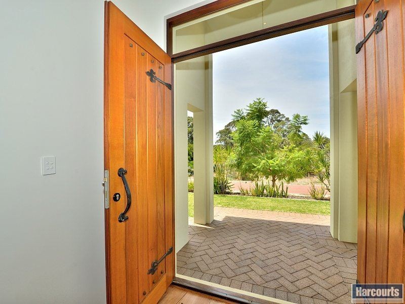 21 Arramall Trail, Lakelands WA 6180