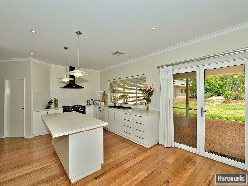 21 Arramall Trail, Lakelands WA 6180