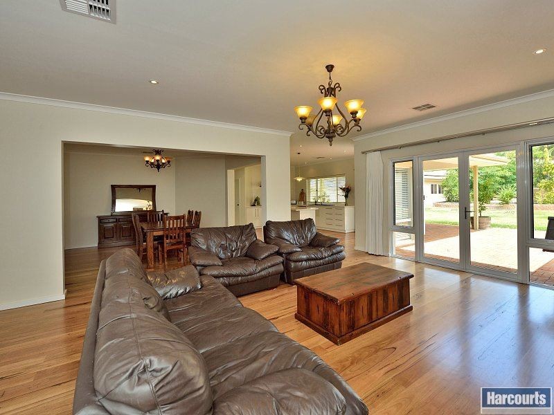 21 Arramall Trail, Lakelands WA 6180