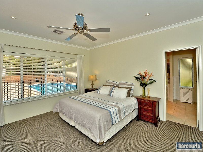 21 Arramall Trail, Lakelands WA 6180