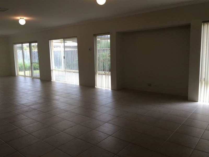 1 Senecio Way, Halls Head WA 6210