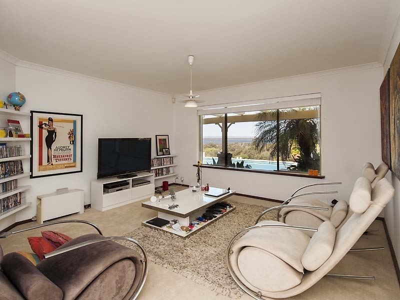 2 Harvey View Drive, Herron WA 6211