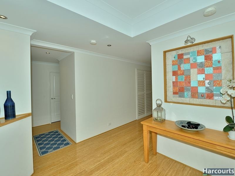 17 Gael Place, Dudley Park WA 6210