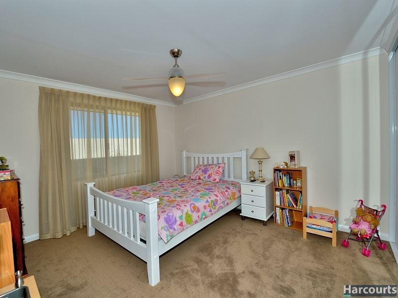 17 Gael Place, Dudley Park WA 6210
