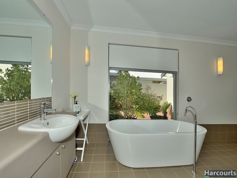 17 Gael Place, Dudley Park WA 6210