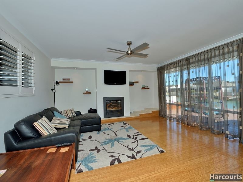 17 Gael Place, Dudley Park WA 6210