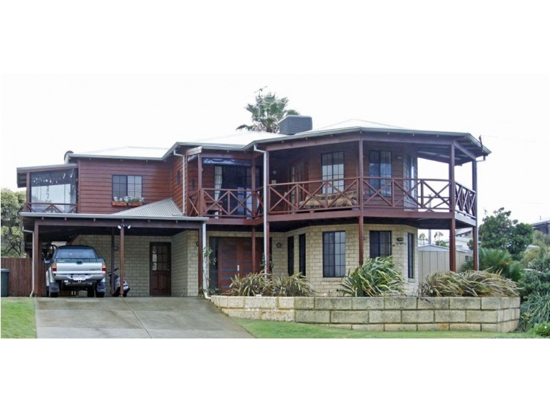 2/28 Valley Road, Halls Head WA 6210