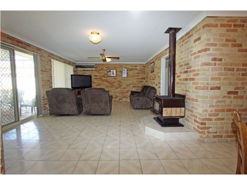 5 Maitland Close, Halls Head WA 6210