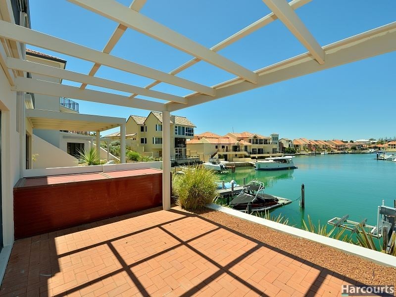 3/1 Hartog Pass, Wannanup WA 6210