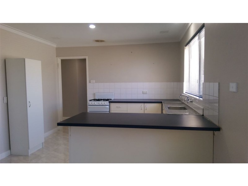 4 Heron Road, Dudley Park WA 6210