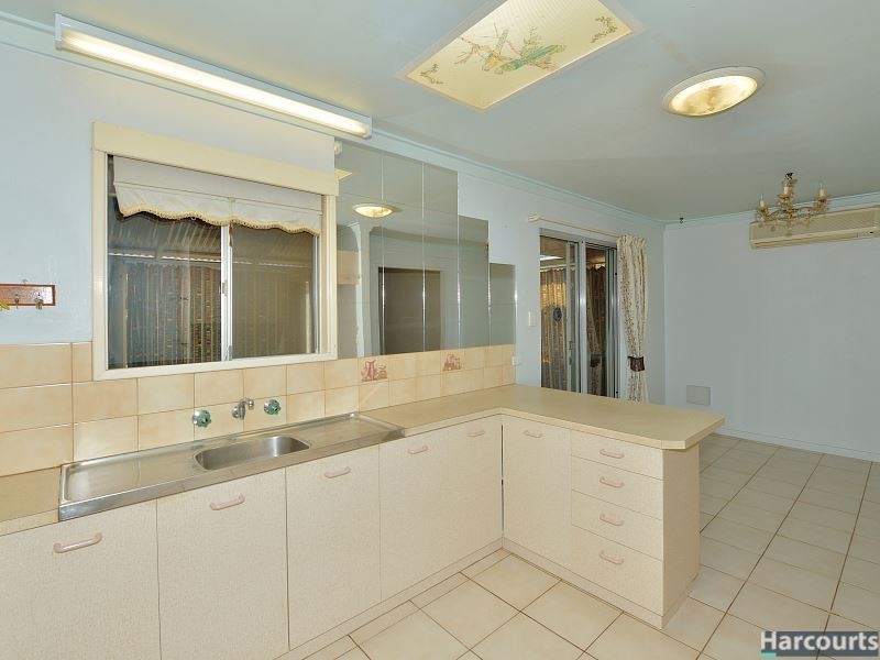 26 Leigh Street, Dudley Park WA 6210