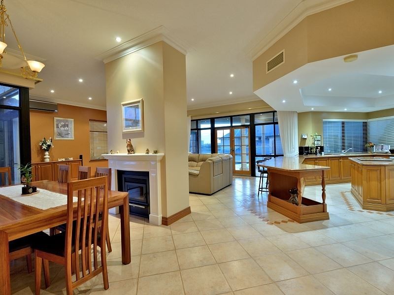9 Captain Court, Wannanup WA 6210