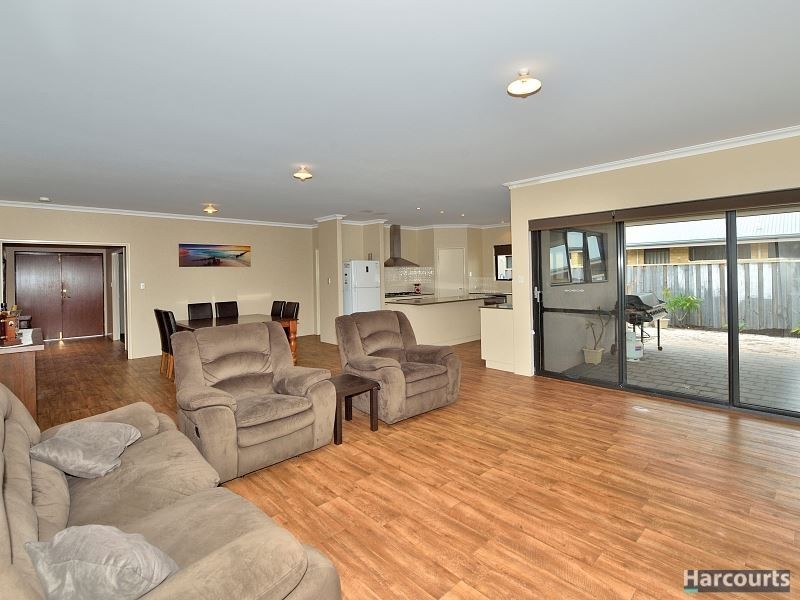 63 Carissa Turn, Halls Head WA 6210