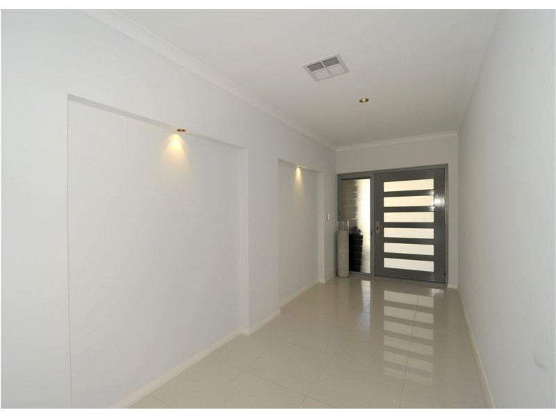 71 Erins Isle, Dudley Park WA 6210