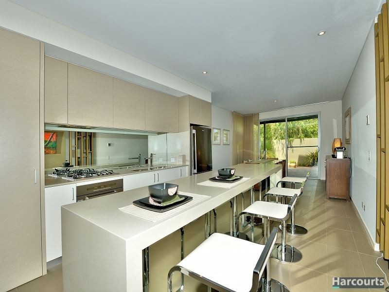 1 Cassowary Crescent, Coodanup WA 6210