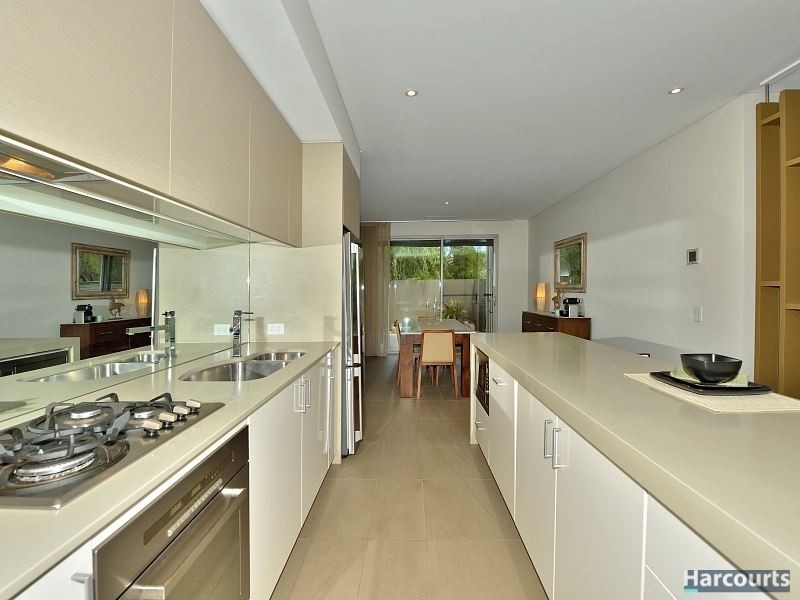 1 Cassowary Crescent, Coodanup WA 6210