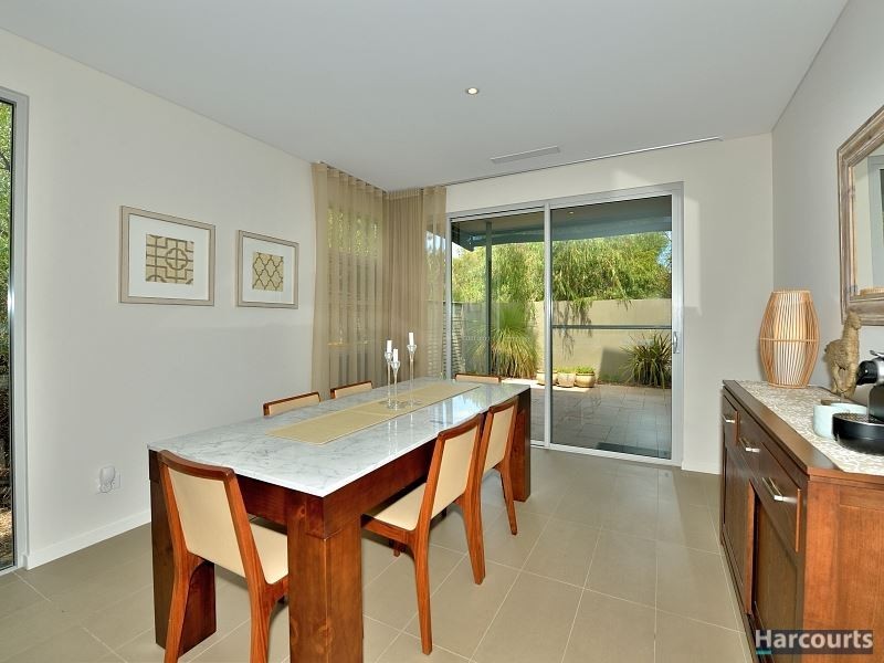 1 Cassowary Crescent, Coodanup WA 6210