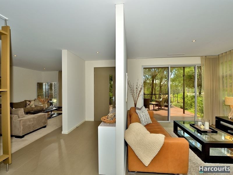 1 Cassowary Crescent, Coodanup WA 6210