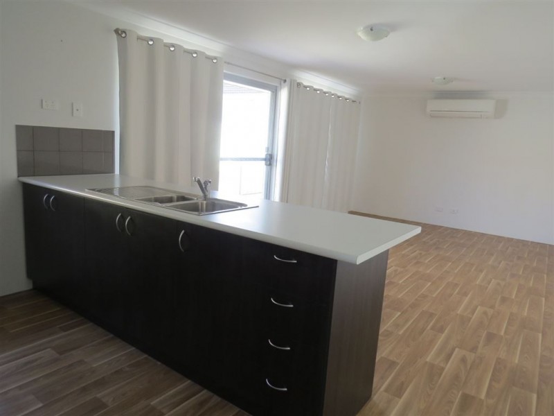 47 Warburton Trail, Lakelands WA 6180