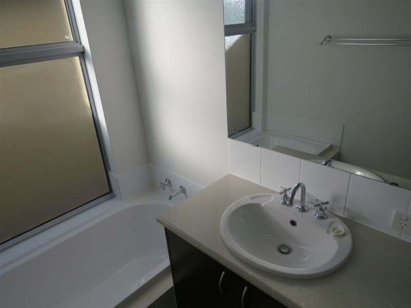 47 Warburton Trail, Lakelands WA 6180