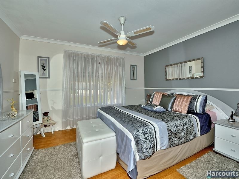 162 Oakmont Avenue, Meadow Springs WA 6210