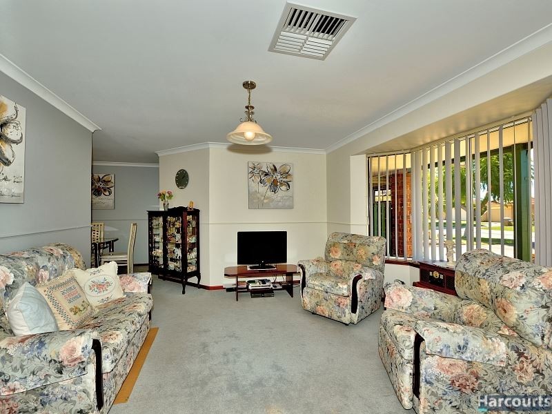 162 Oakmont Avenue, Meadow Springs WA 6210