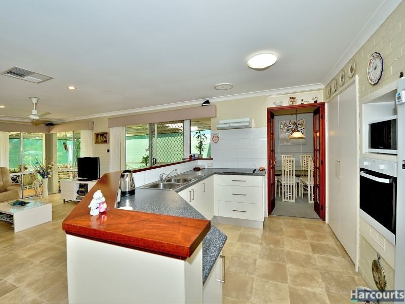 162 Oakmont Avenue, Meadow Springs WA 6210