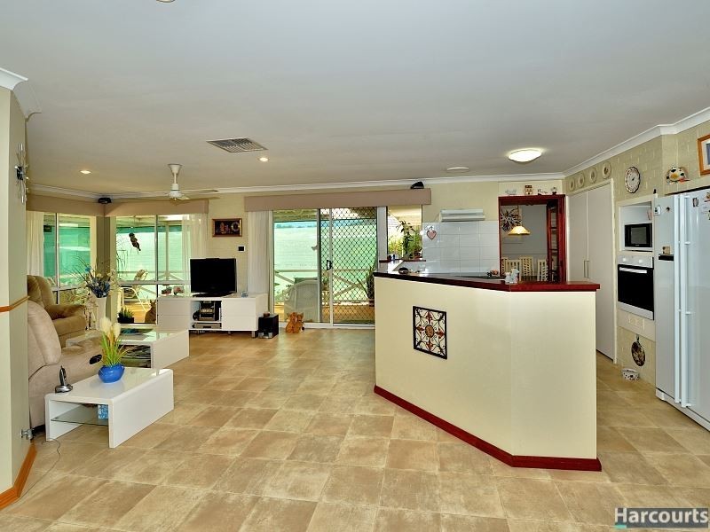 162 Oakmont Avenue, Meadow Springs WA 6210