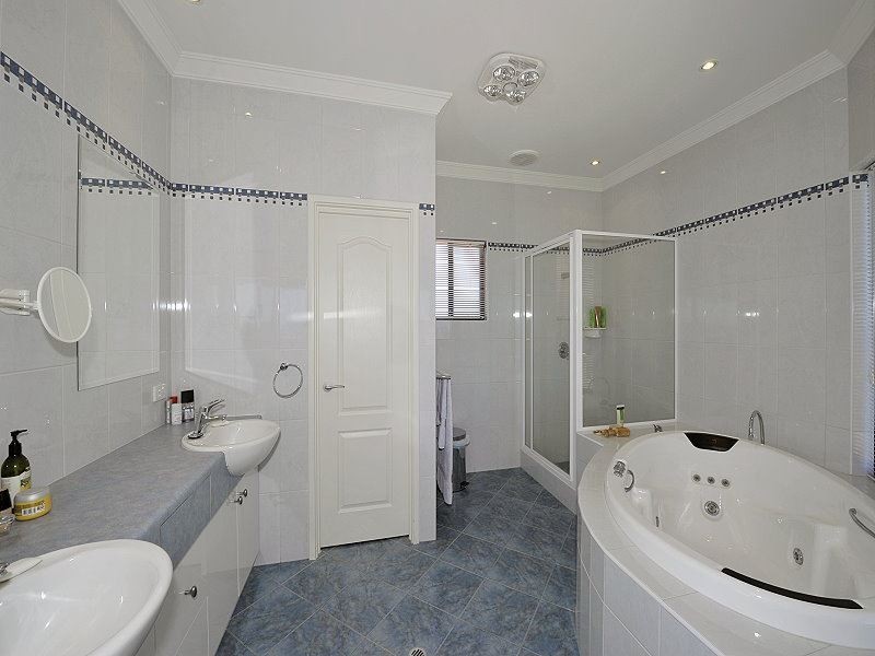 76 Westview Parade, Wannanup WA 6210